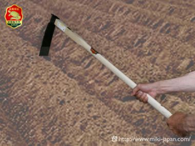 VI017　手打鍛造 大型鍬 バチ鍬（竹の子堀） 1050mm 厳選本樫柄付